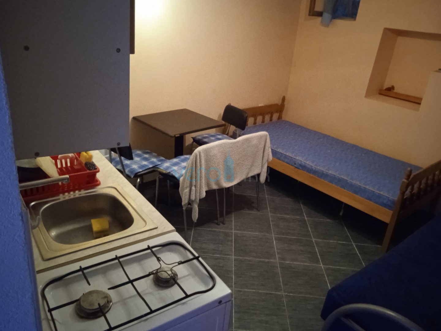 Vrbnik, otok Krk, renovirana kamena kuća u samoj staroj jezgri grada sa pogledom na more