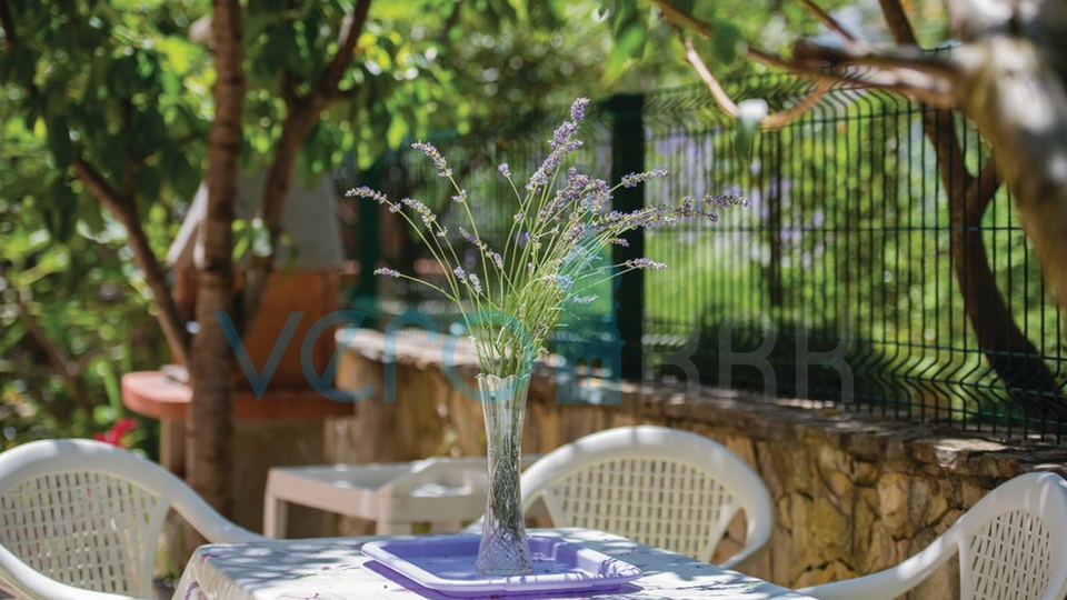 Čižići, Insel Krk, Maisonette-Wohnung mit Garten und Meerblick