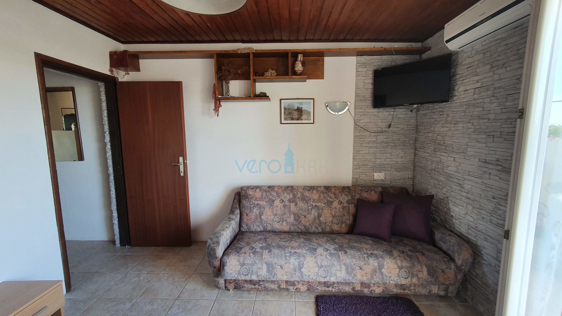 Grad Krk, šira okolica, samostojeća kuća sa 5 apartmana i pogledom na more