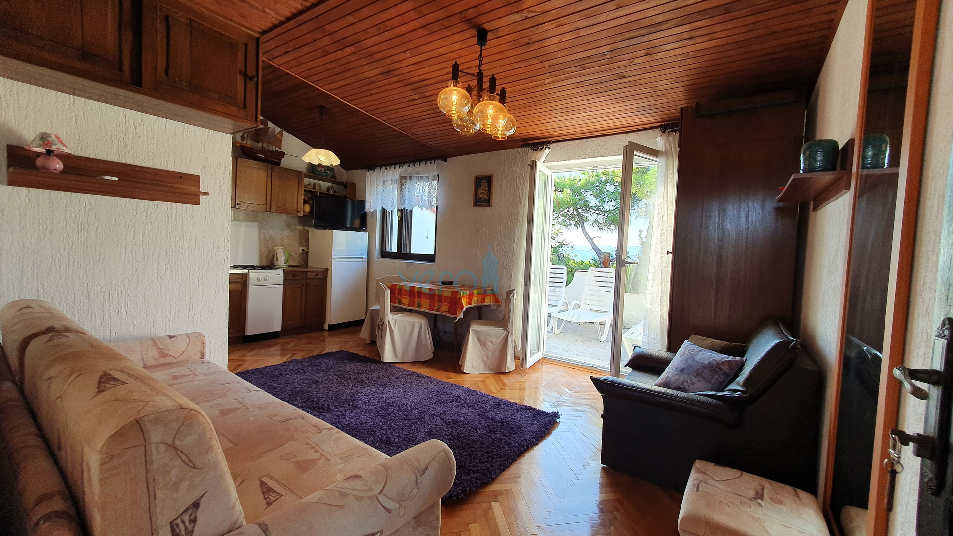Grad Krk, šira okolica, samostojeća kuća sa 5 apartmana i pogledom na more