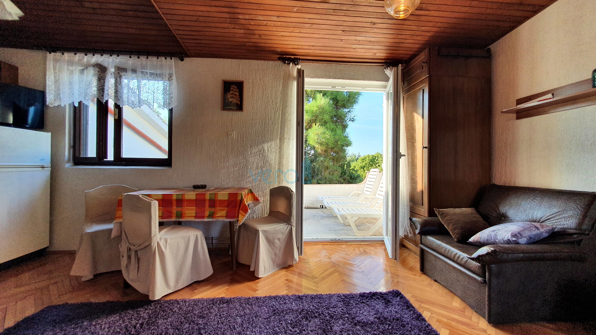 Grad Krk, šira okolica, samostojeća kuća sa 5 apartmana i pogledom na more