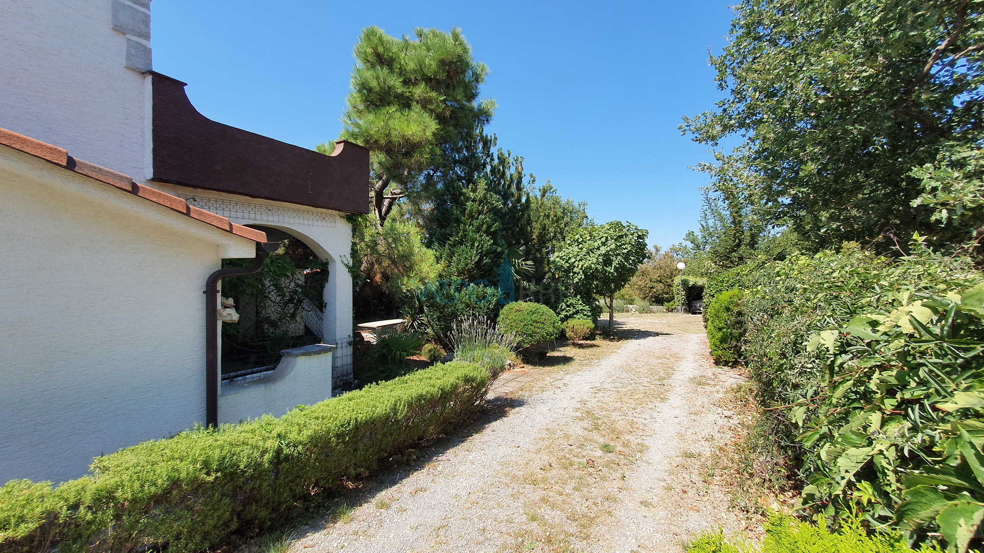 Grad Krk, šira okolica, samostojeća kuća sa 5 apartmana i pogledom na more