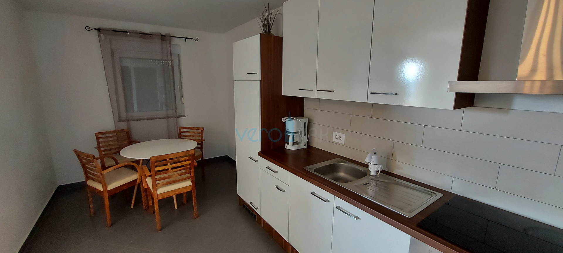 Uvala Soline, dvosoban stan sa prekrasnim pogledom na more