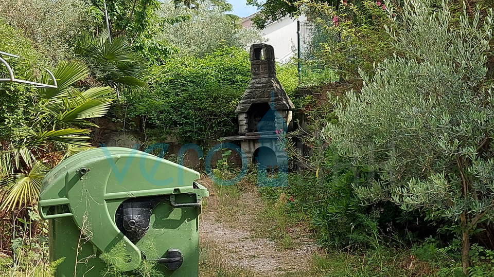 Grad Krk, Samostojeća kuća na odličnoj lokaciji, prodaja