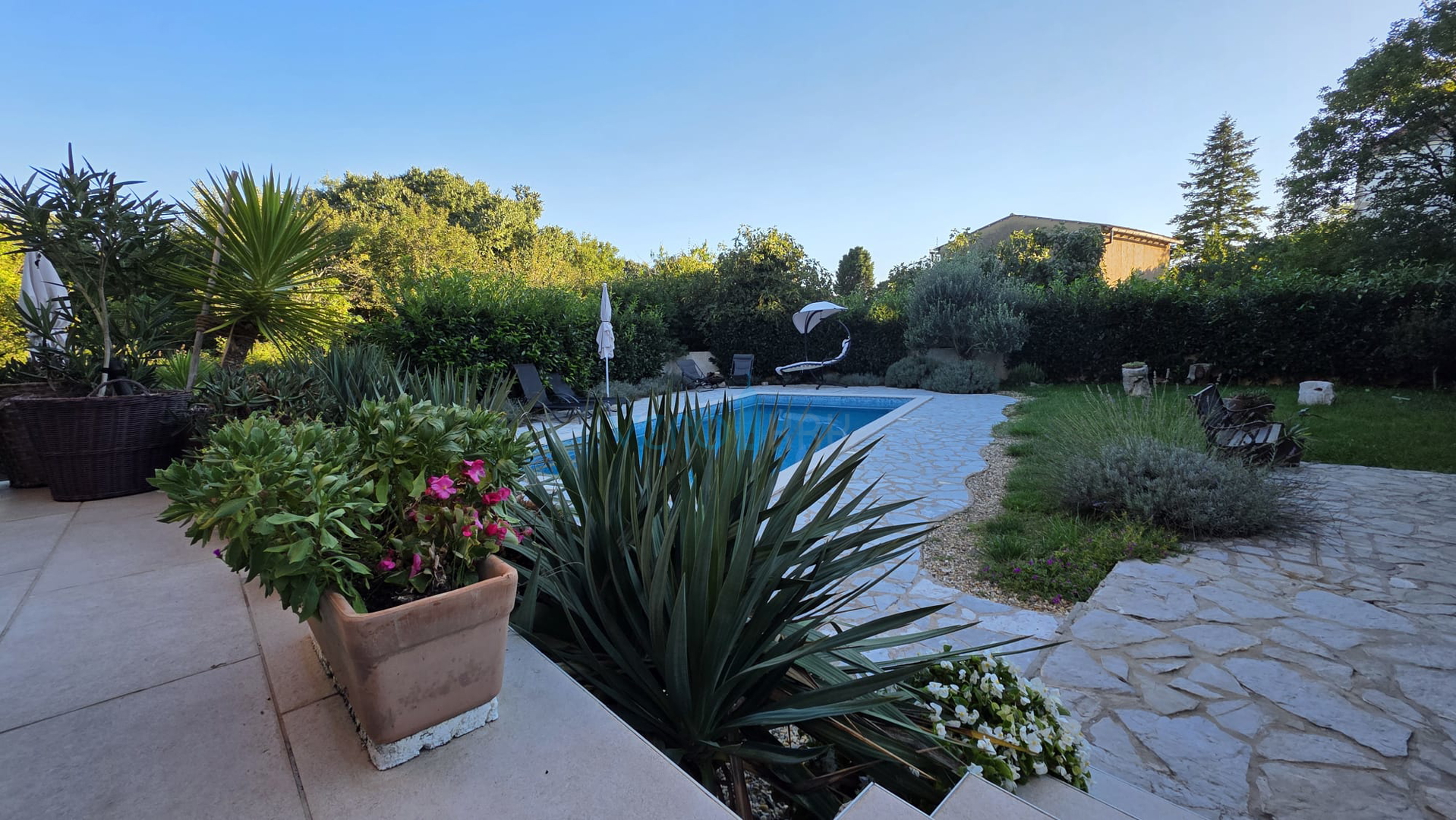 Otok Krk, Dobrinj, okolica, Renovirana kamena kuća sa bazenom, prodaja