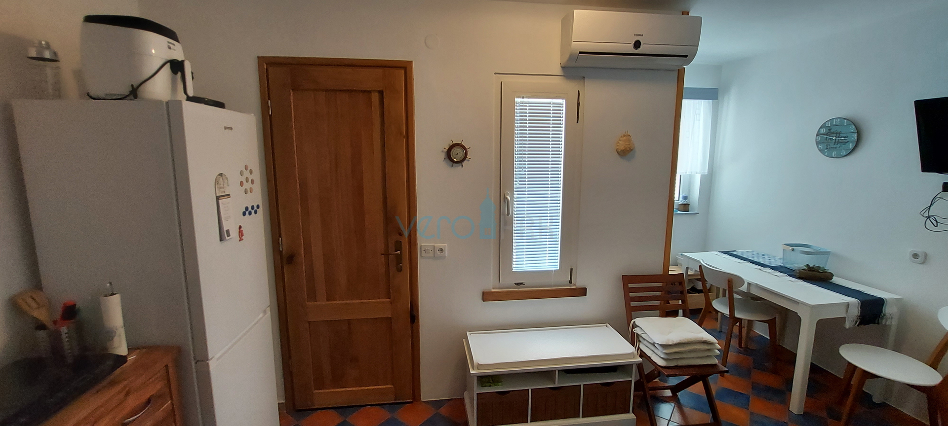 Malinska, okolica, apartman 28 m2 u prizemlju sa natkrivenim balkonom i pogledom na more