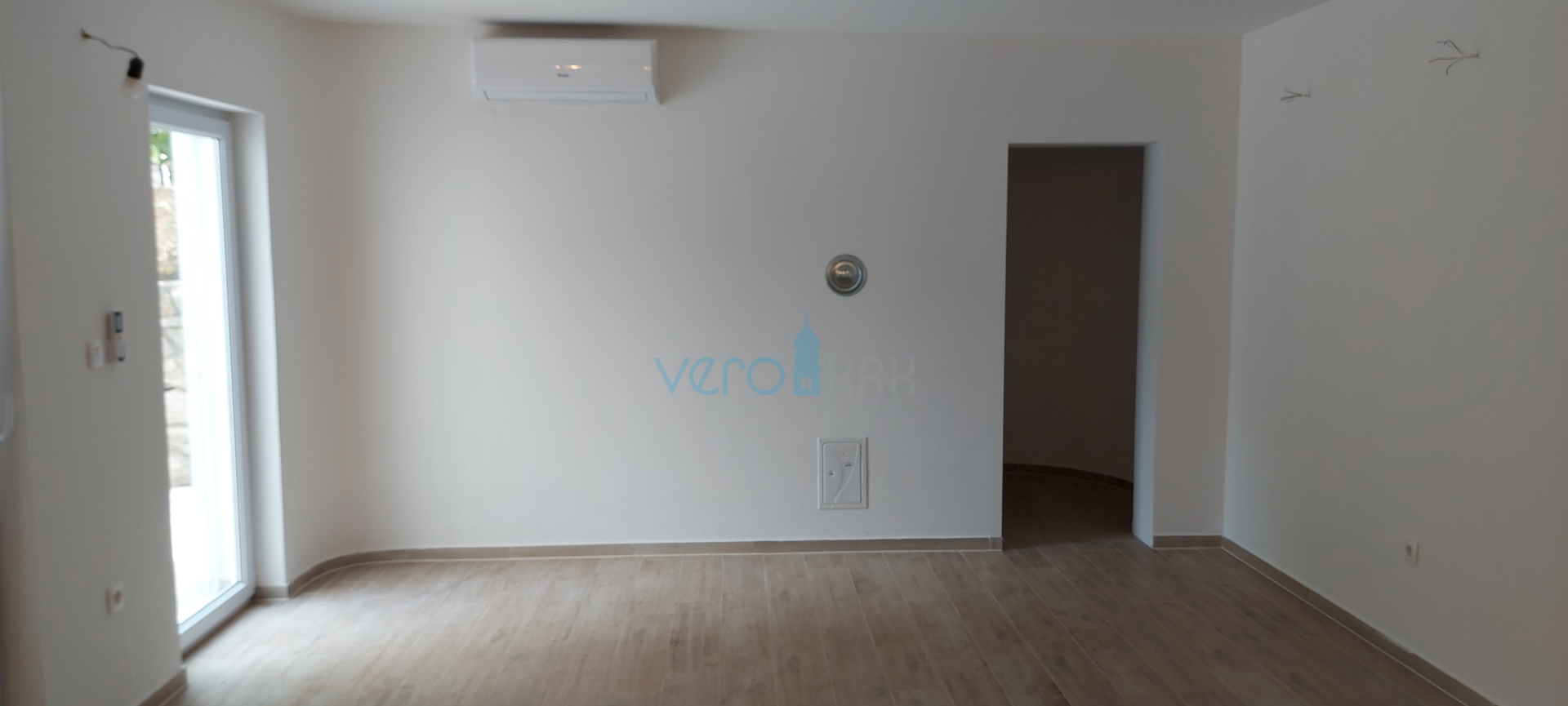 Malinska, Zentrum, moderne zweistöckige Wohnung im Erdgeschoss und im Obergeschoss