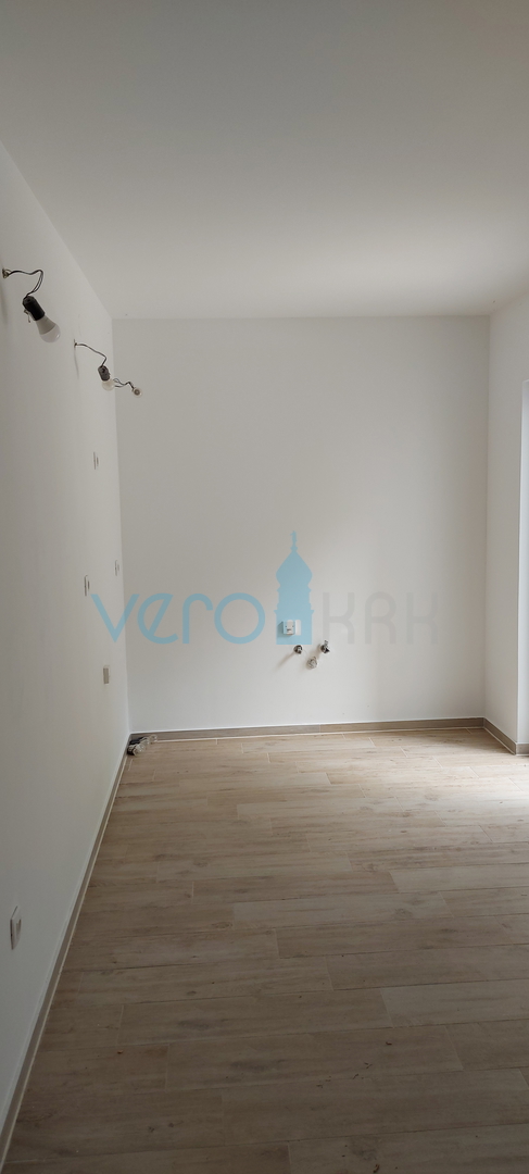 Malinska, Zentrum, moderne zweistöckige Wohnung im Erdgeschoss und im Obergeschoss