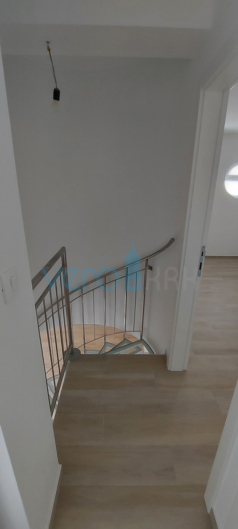 Malinska, Zentrum, moderne zweistöckige Wohnung im Erdgeschoss und im Obergeschoss