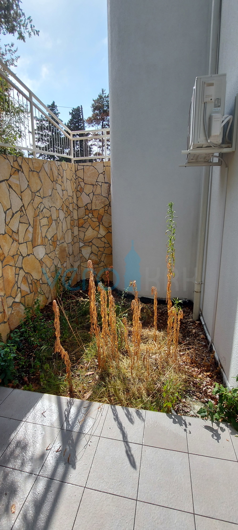 Malinska, Zentrum, moderne zweistöckige Wohnung im Erdgeschoss und im Obergeschoss