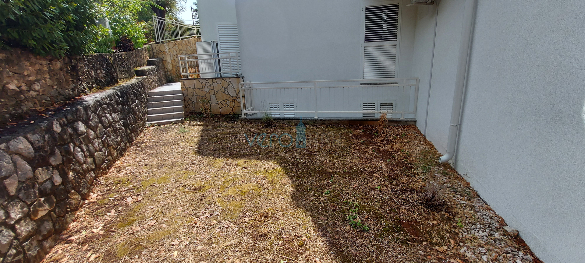 Malinska, Zentrum, moderne zweistöckige Wohnung im Erdgeschoss und im Obergeschoss