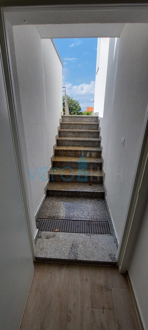 Malinska, Zentrum, moderne zweistöckige Wohnung im Erdgeschoss und im Obergeschoss