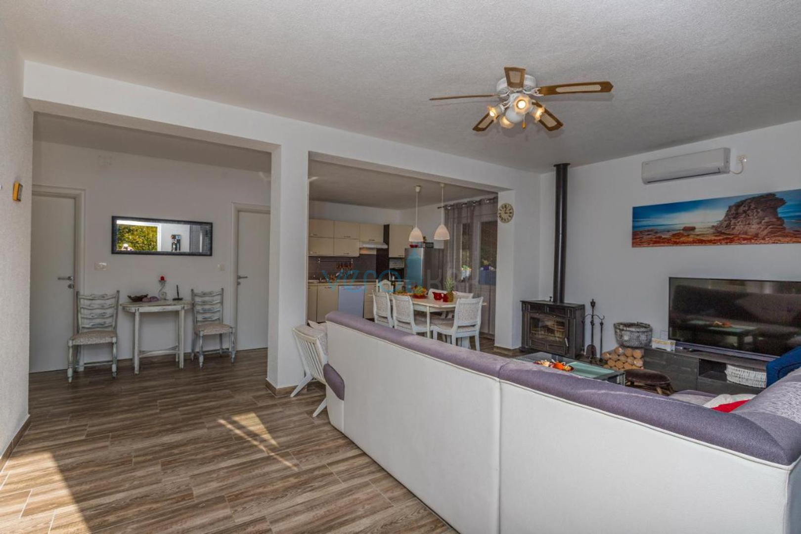 Crikvenica, Grižane, Samostojeća kuća sa pomoćnim objektom i bazenom, prodaja