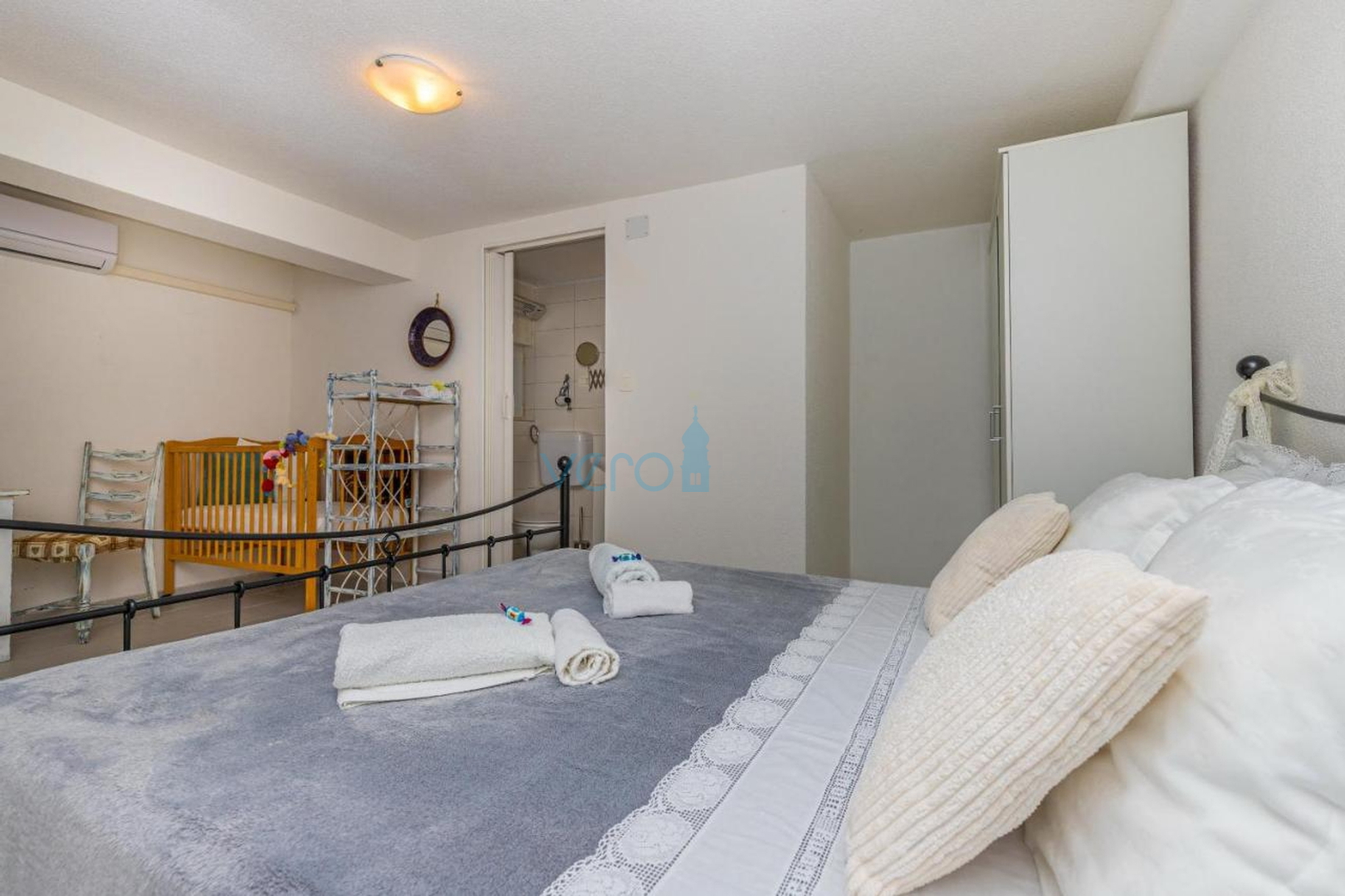 Crikvenica, Grižane, Samostojeća kuća sa pomoćnim objektom i bazenom, prodaja