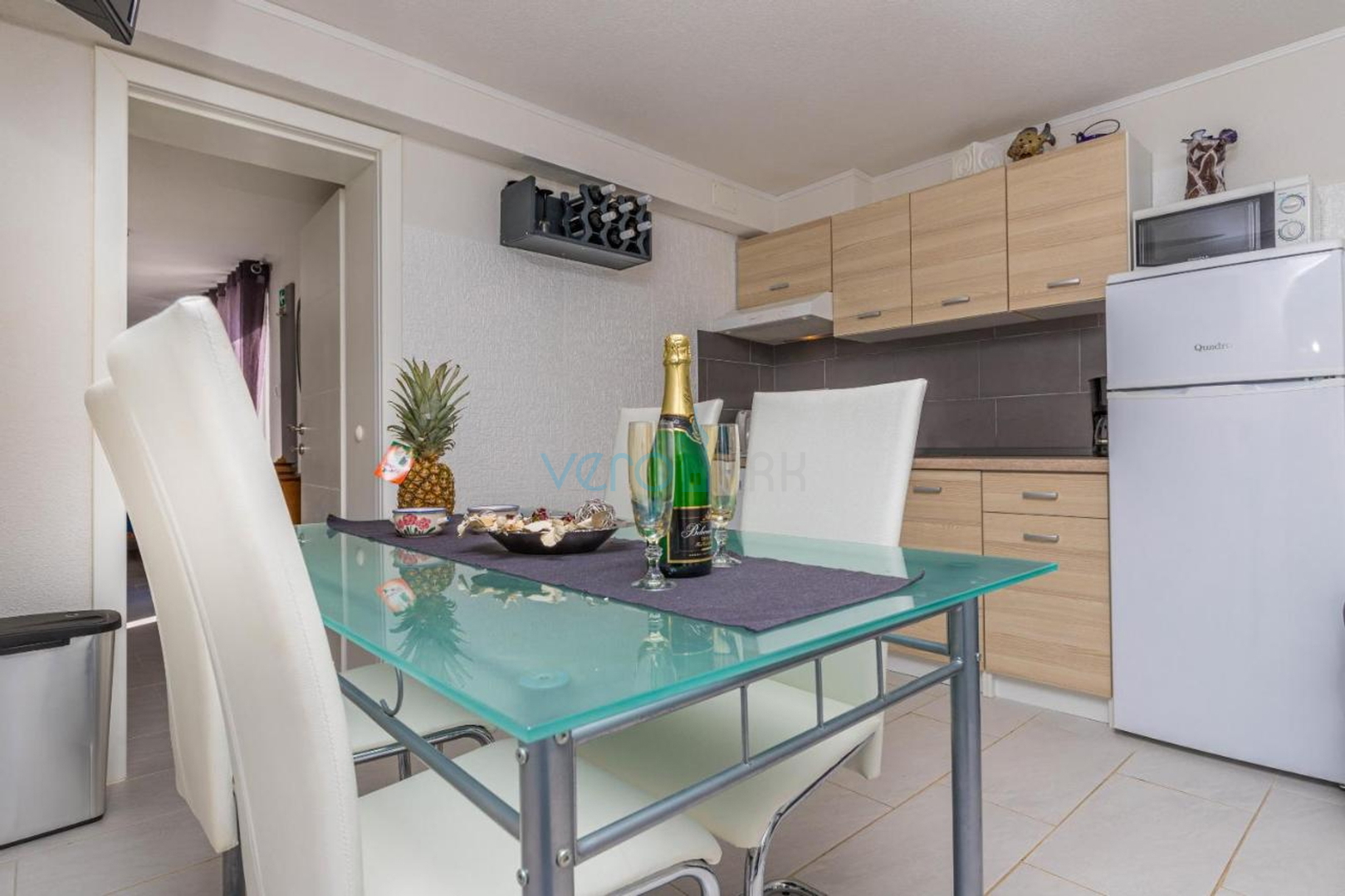 Crikvenica, Grižane, Samostojeća kuća sa pomoćnim objektom i bazenom, prodaja