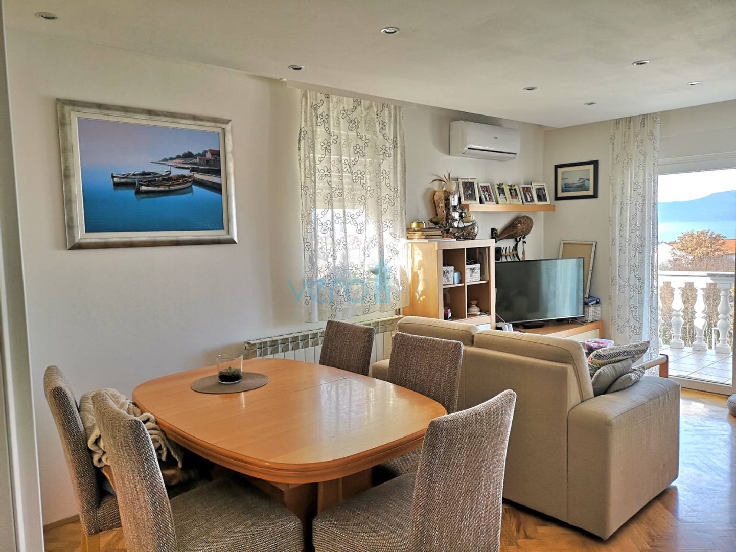 Malinska, Dvoetažni stan s pogledom na more