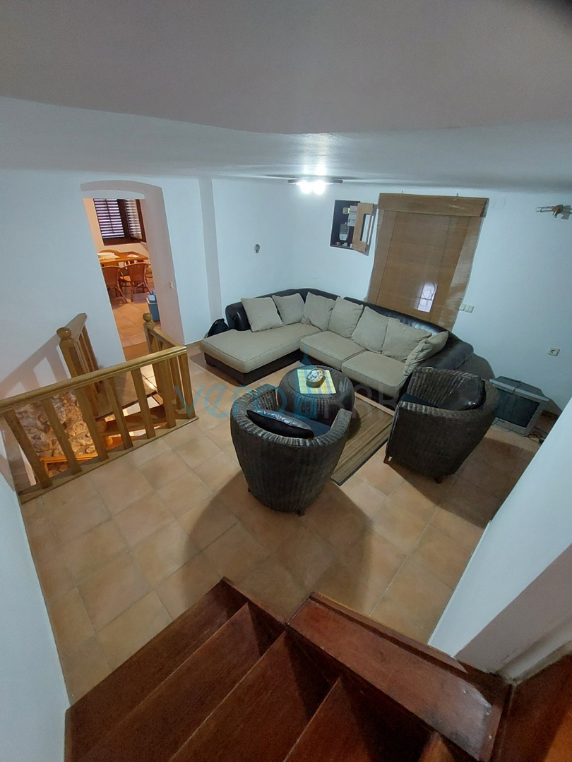Omišalj, stara jezgra, renovirana kamena kuća, 140m2, prodaja
