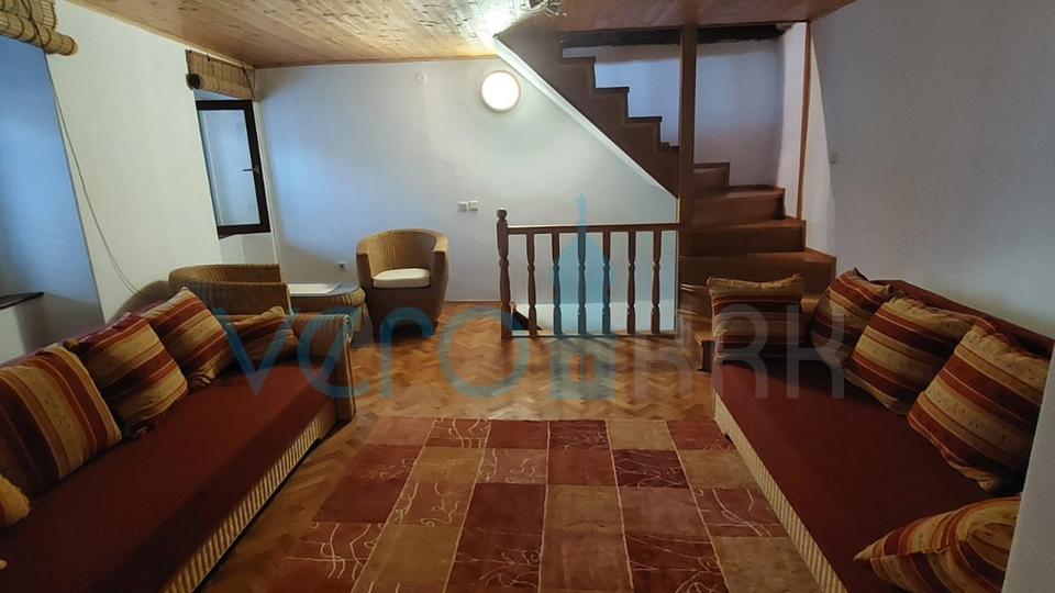 Omišalj, stara jezgra, renovirana kamena kuća, 140m2, prodaja