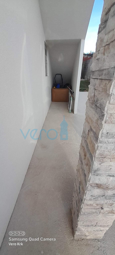 Krk, weitere Umgebung, Wohnung 55m2, Garten 59m2, Aussicht, Verkauf