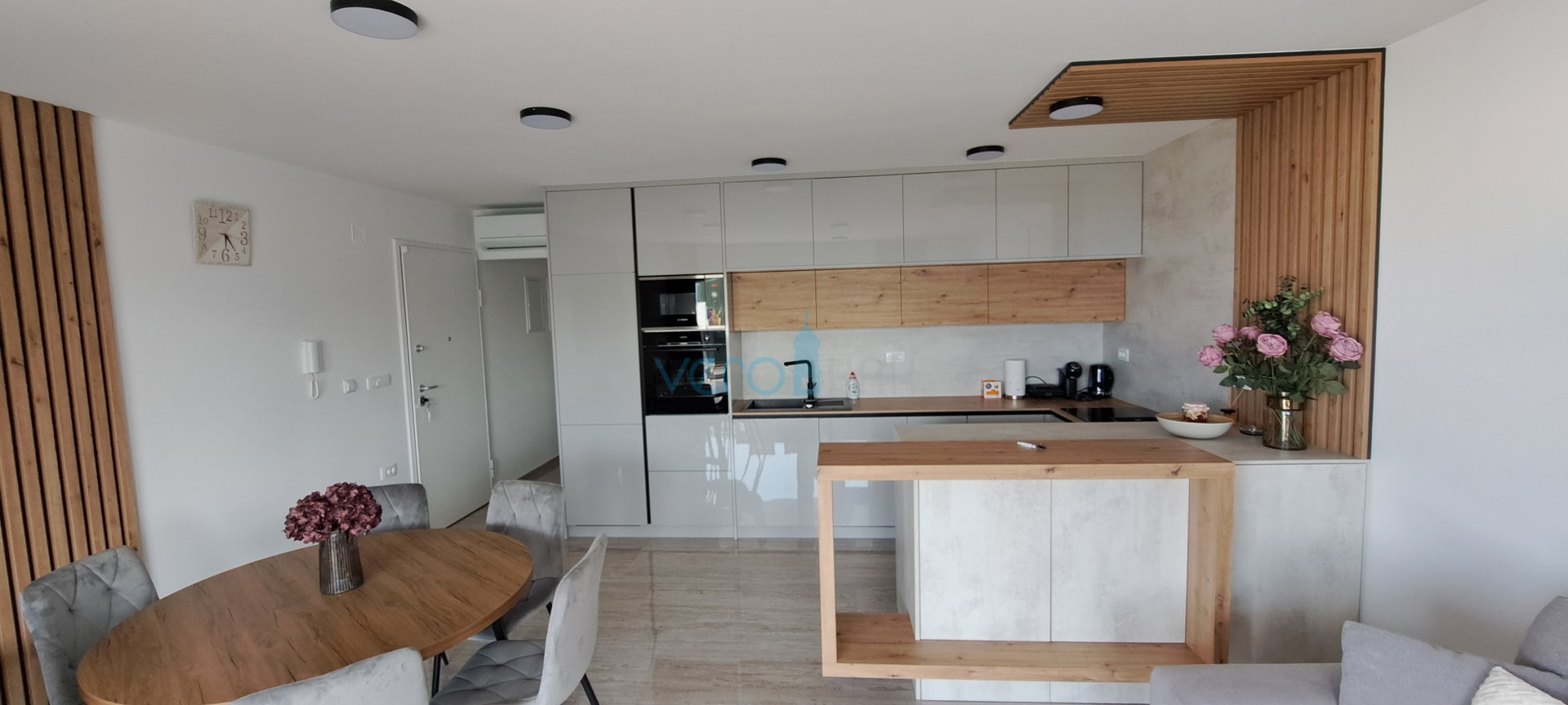 Malinska, okolica, luksuzan stan 88 m2 na katu novoizgrađene vile sa pogledom i bazenom, prodaja