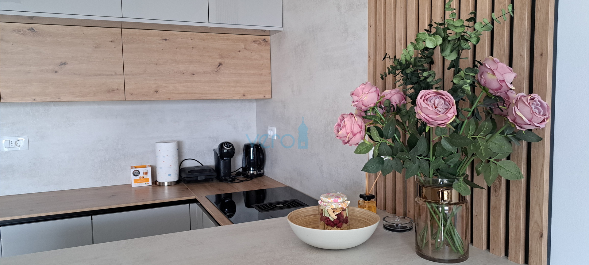 Malinska, okolica, luksuzan stan 88 m2 na katu novoizgrađene vile sa pogledom i bazenom, prodaja