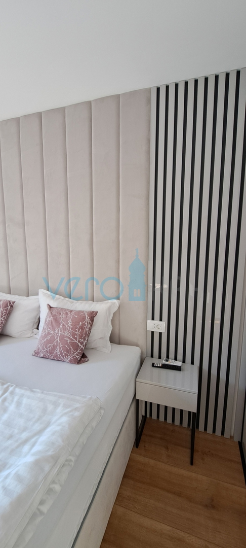 Malinska, okolica, luksuzan stan 88 m2 na katu novoizgrađene vile sa pogledom i bazenom, prodaja