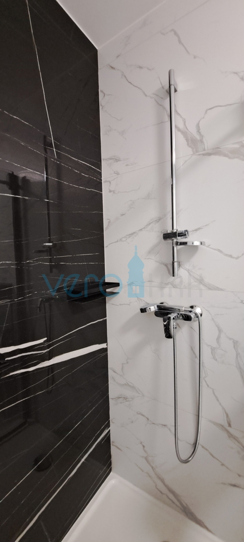 Malinska, okolica, luksuzan stan 88 m2 na katu novoizgrađene vile sa pogledom i bazenom, prodaja