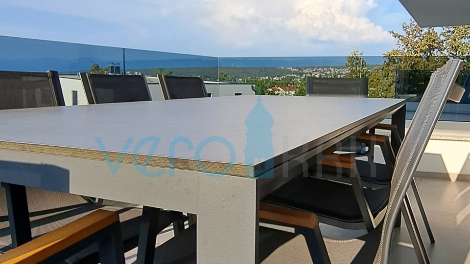 Malinska, Umgebung, Luxuswohnung 88 m2 im ersten Stock einer neu gebauten Villa mit Aussicht und Swimmingpool, zu verkaufen