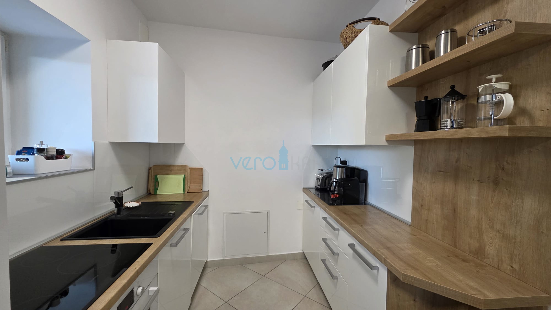 Otok Krk, Dobrinj, okolica, Renovirana kamena kuća sa bazenom, prodaja