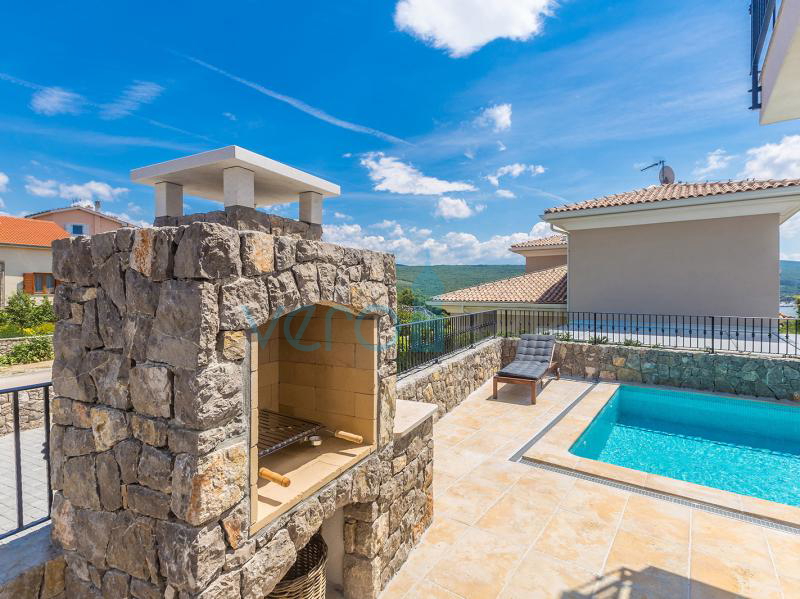 Otok Krk, Grad Krk, bliža okolica, kompleks tri vile u nizu sa bazenima na odličnoj lokaciji, pogled na more, prodaja