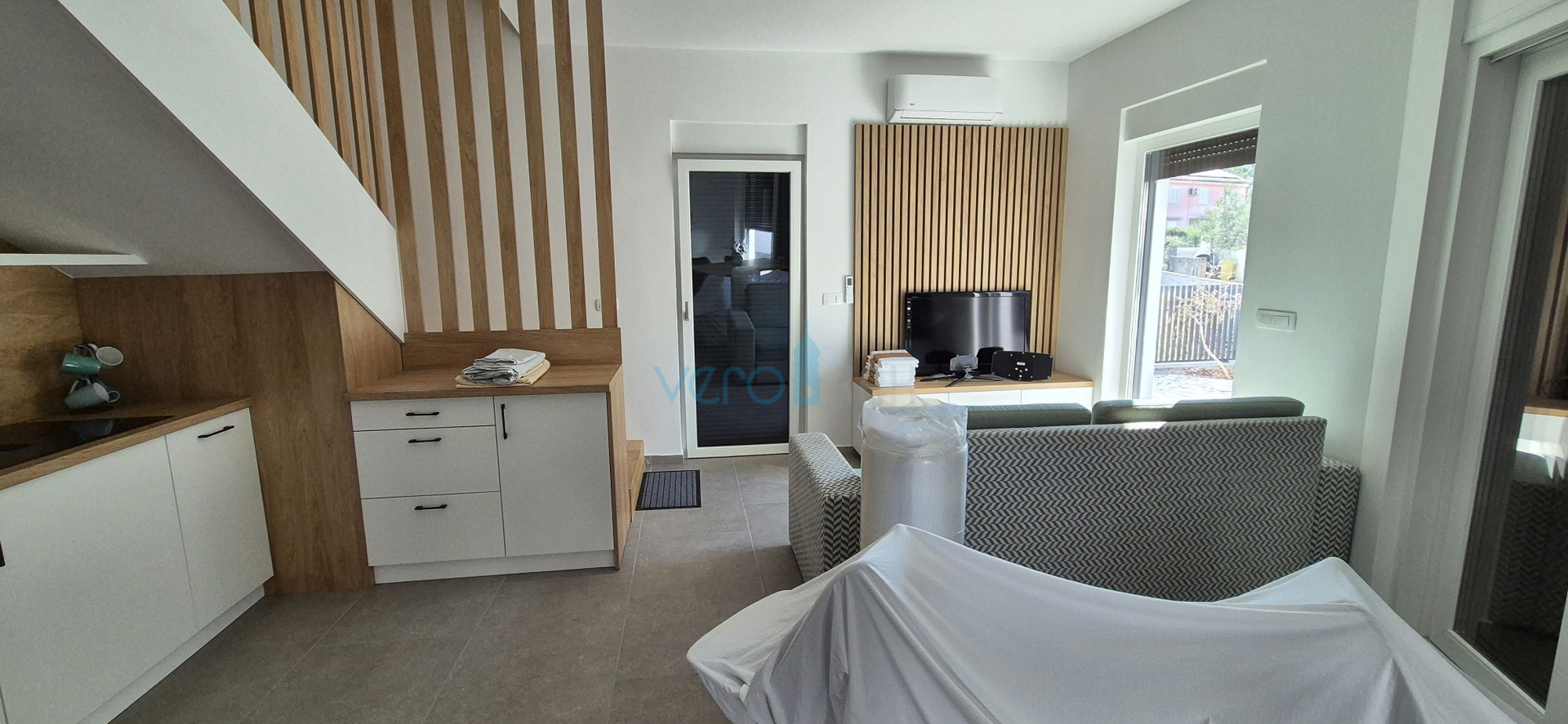 Malinska, centar, novogradnja, dvojna kuća, okućnica, prodaja