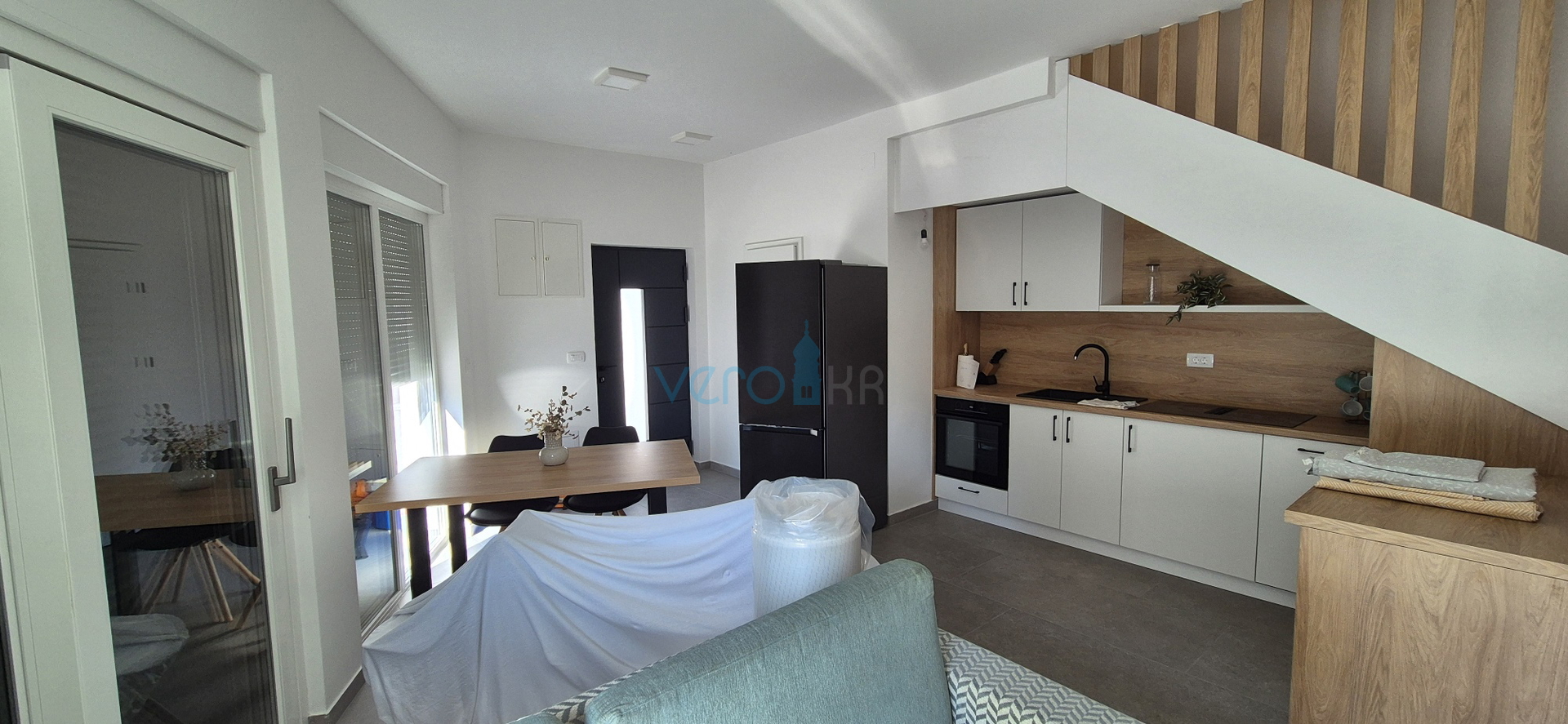 Malinska, centar, novogradnja, dvojna kuća, okućnica, prodaja