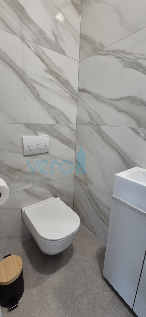 Malinska, centar, novogradnja, dvojna kuća, okućnica, prodaja