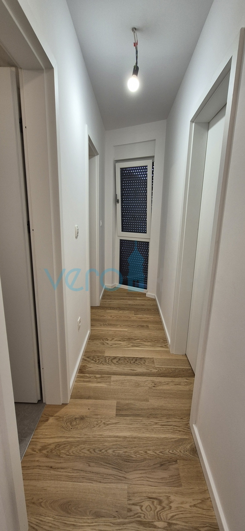 Malinska, centar, novogradnja, dvojna kuća, okućnica, prodaja