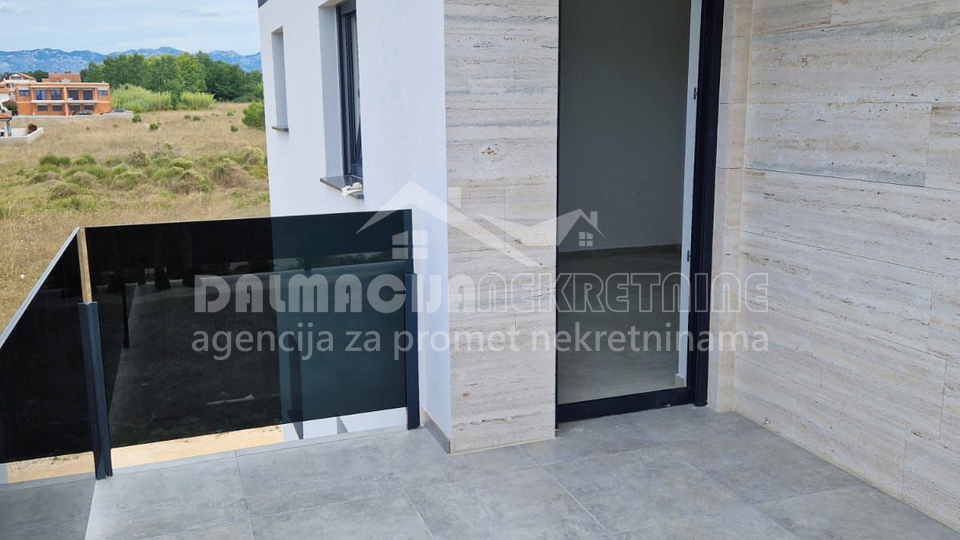 Zadar, Privlaka, apartmaji v novogradnji 200 m od morja