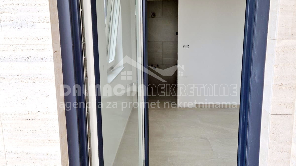 Zadar, Privlaka, apartmaji v novogradnji 200 m od morja