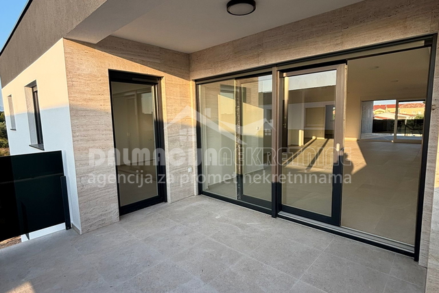 Zadar, Privlaka, penthouse s pogledom na more