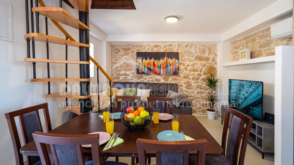 Kamena Ku&cacute;a s bazenom