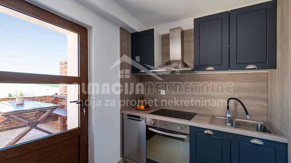 Kamena Ku&cacute;a s bazenom