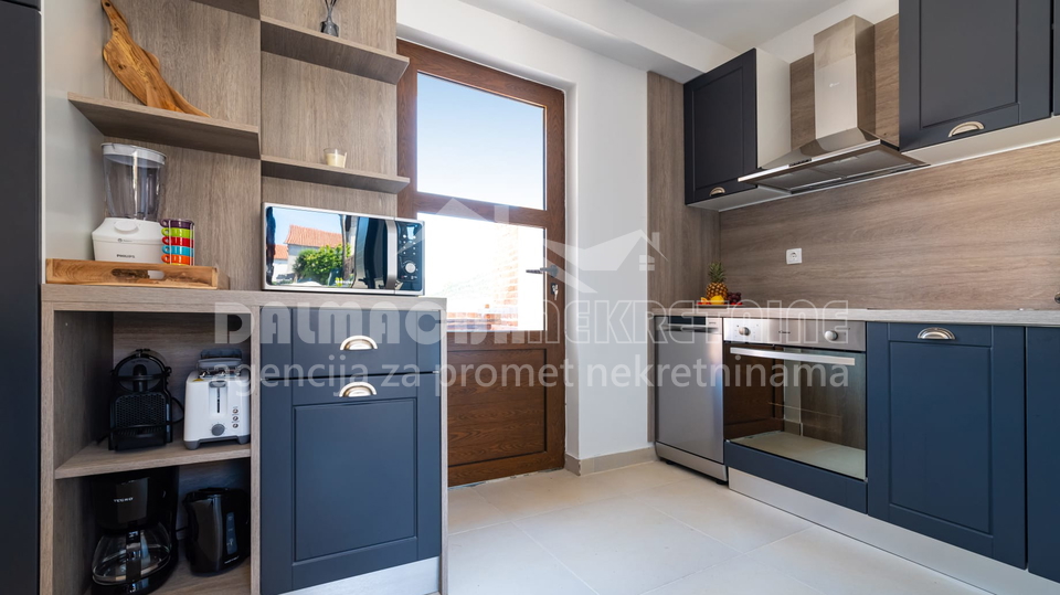 Kamena Ku&cacute;a s bazenom