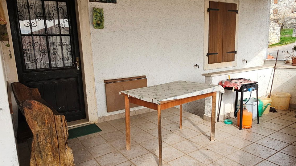 Simpati&ccaron;na kamena istarska ku&cacute;a u Brtonigli