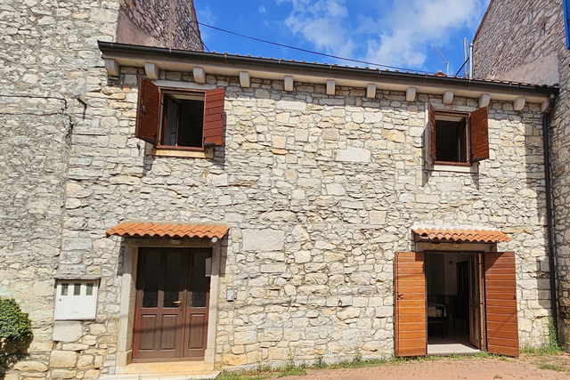 Isrisches Steinhaus mit Meerblick und Garten  im Brtonigla