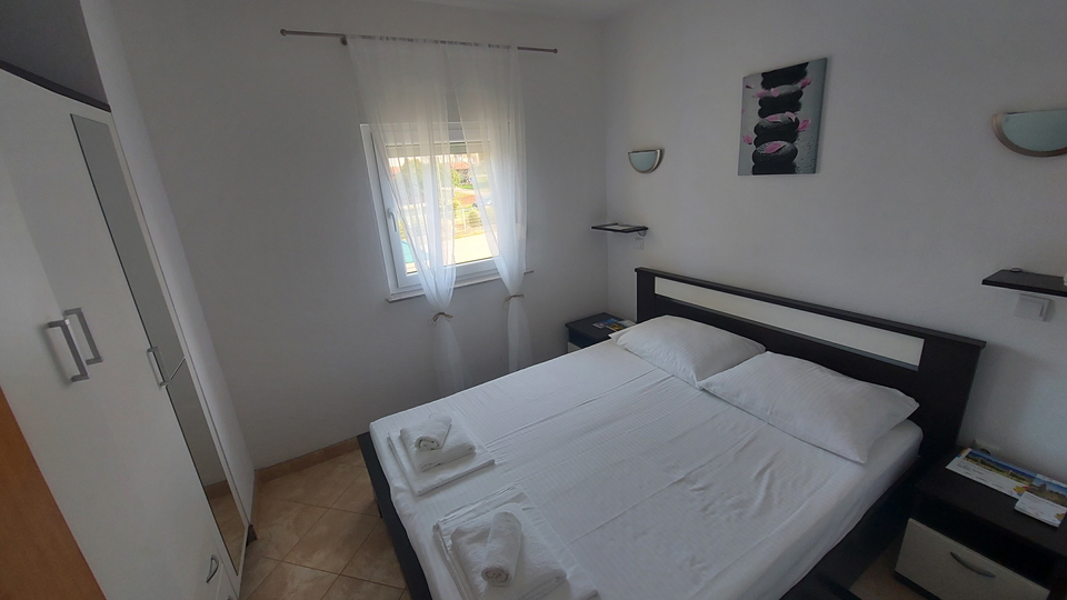 Apartments near the beach and the sea in the vicinity of Novigrad