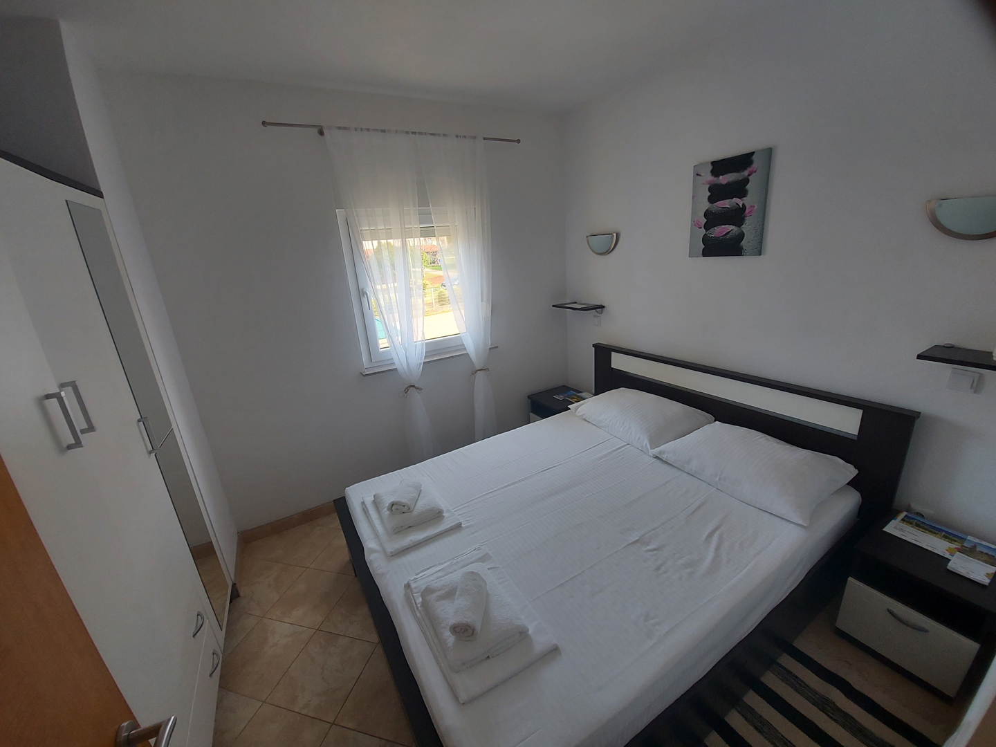 Stanovi blizu plaže i  mora u okolici Novigrada
