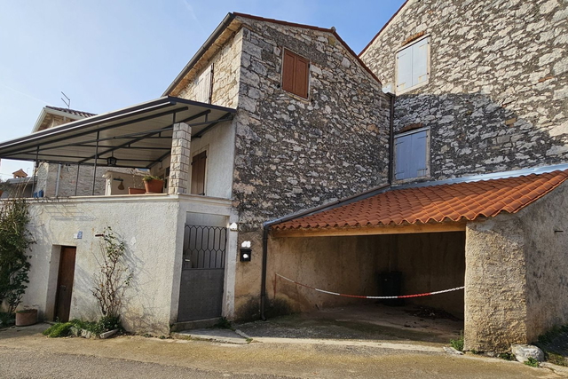 Una graziosa casa in pietra d'Istria a Verteneglio