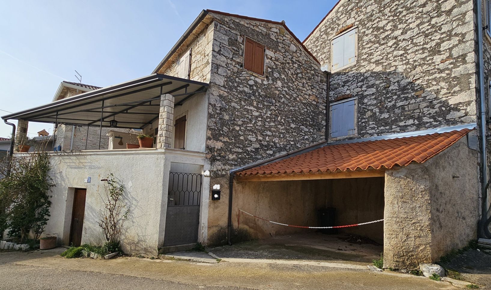 Ein charmantes istrisches Steinhaus in Brtonigla