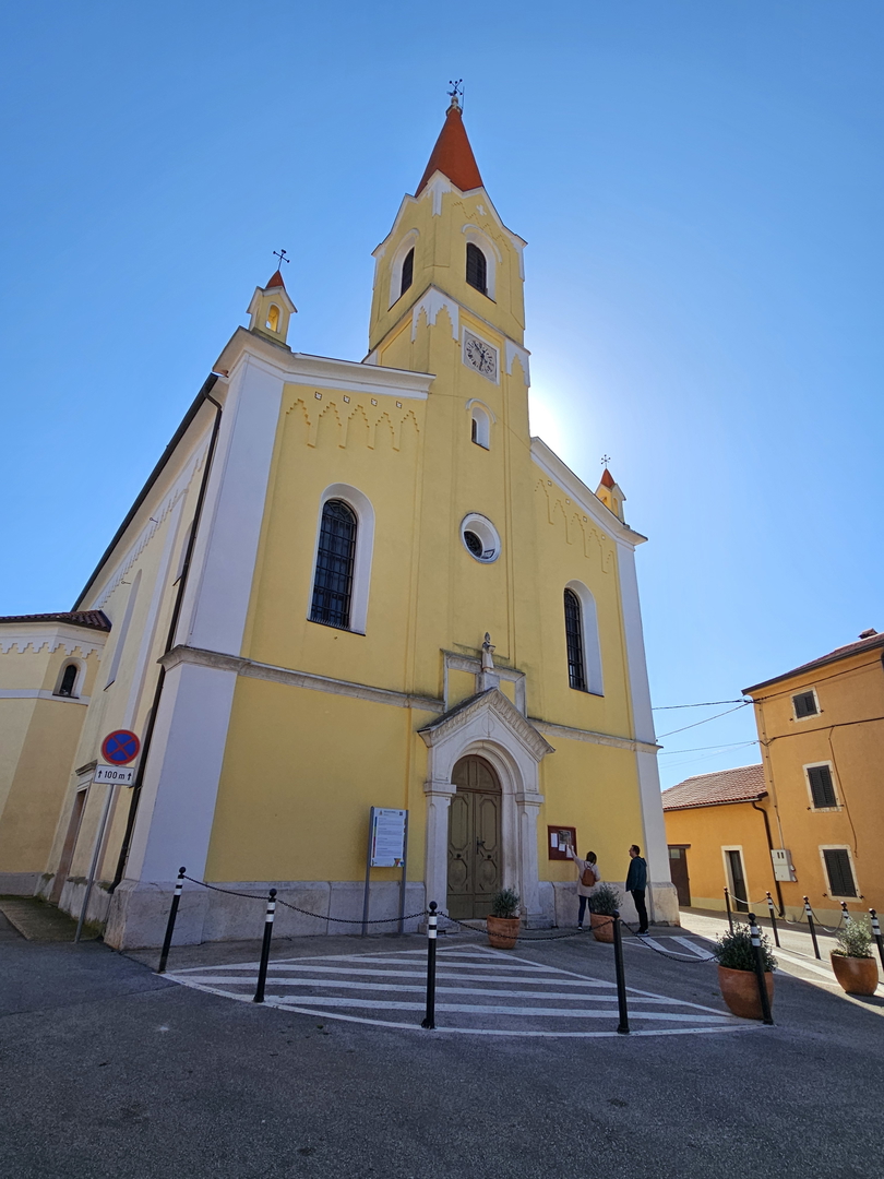 Građevinsko zemljište stambene namjene s pogledom na more u Brtonigli