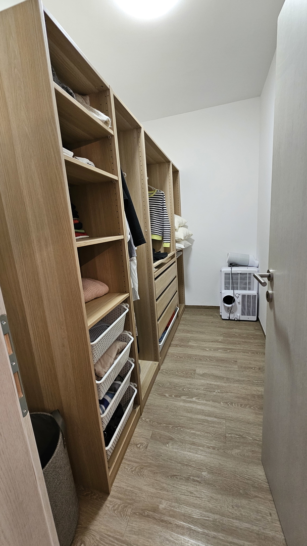 Moderna  dvojna kuća s bazenom blizu mora i plaže u okolici Novigrada u Istri