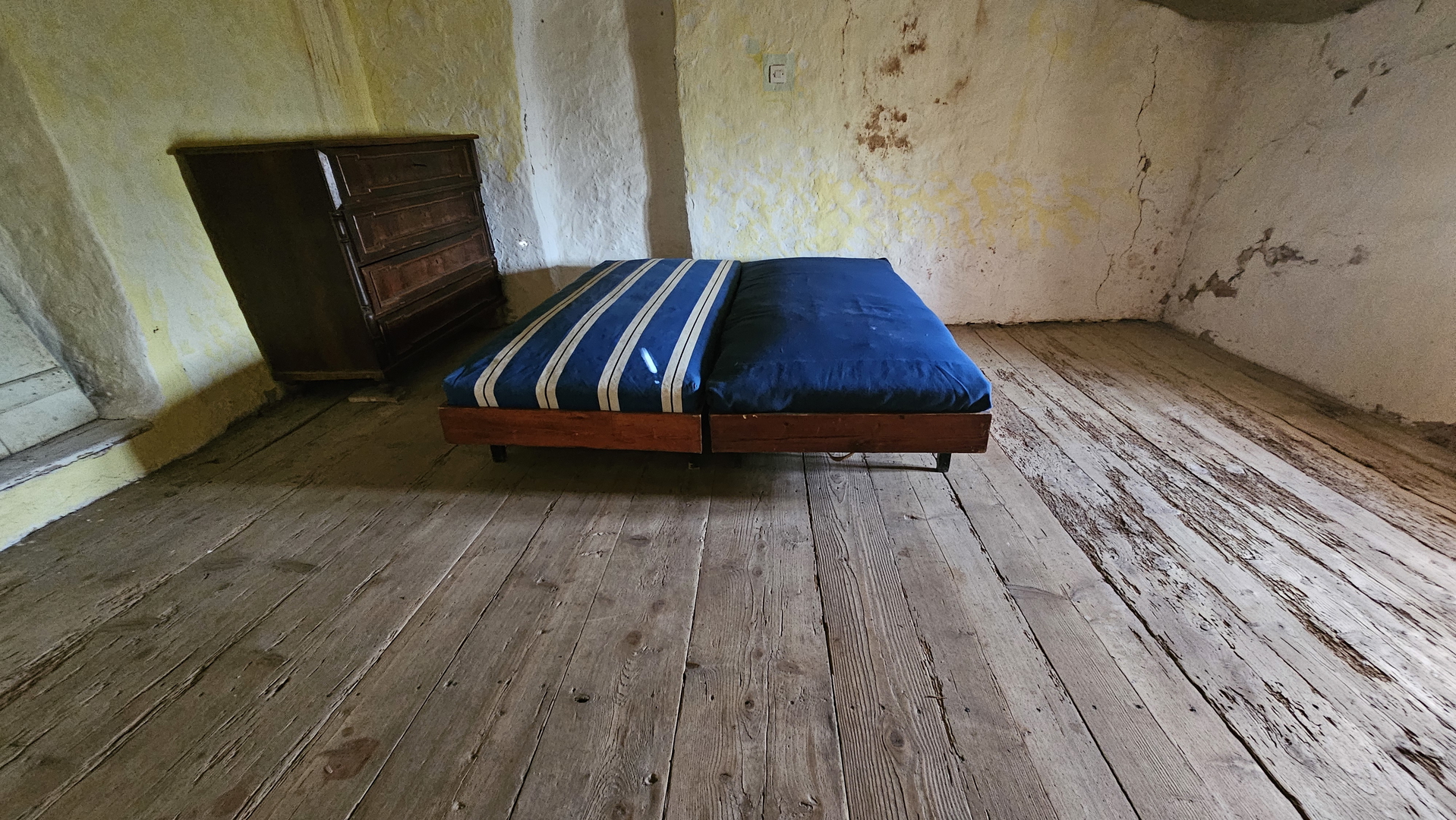 Stone house near Lovrečica, only 2.5 km from the beach and the sea