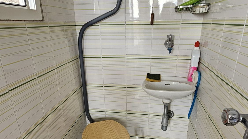 Simpati&ccaron;na kamena istarska ku&cacute;a u Brtonigli